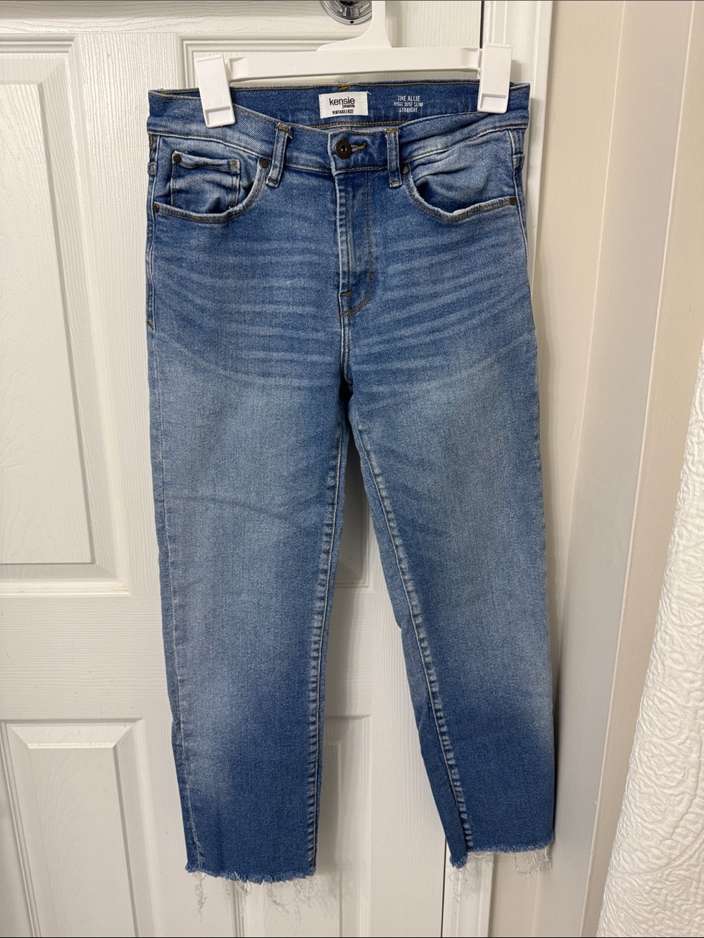 Kensie Medium Blue Straight Crop Jeans with Frayed Hem
